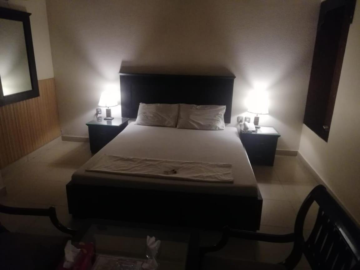 Silk Hotel Fajsalabad Zewnętrze zdjęcie